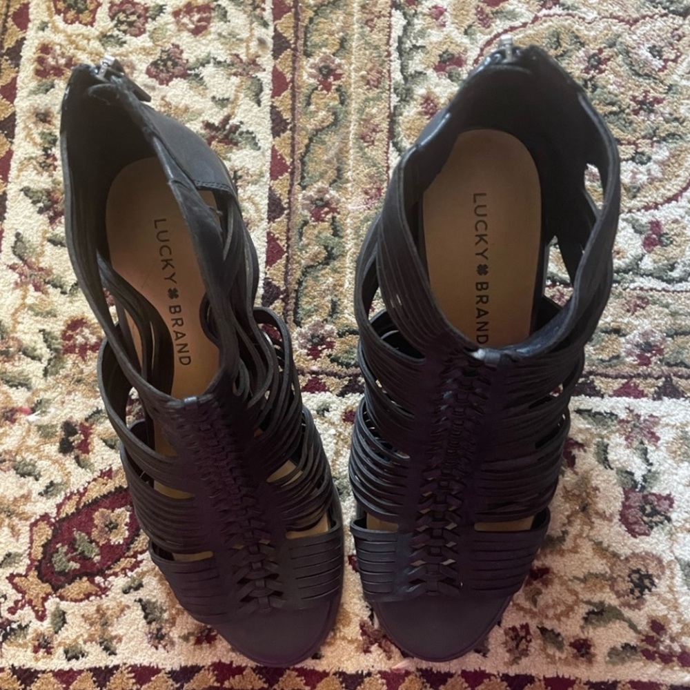Lucky Brand chunky heeled sandals